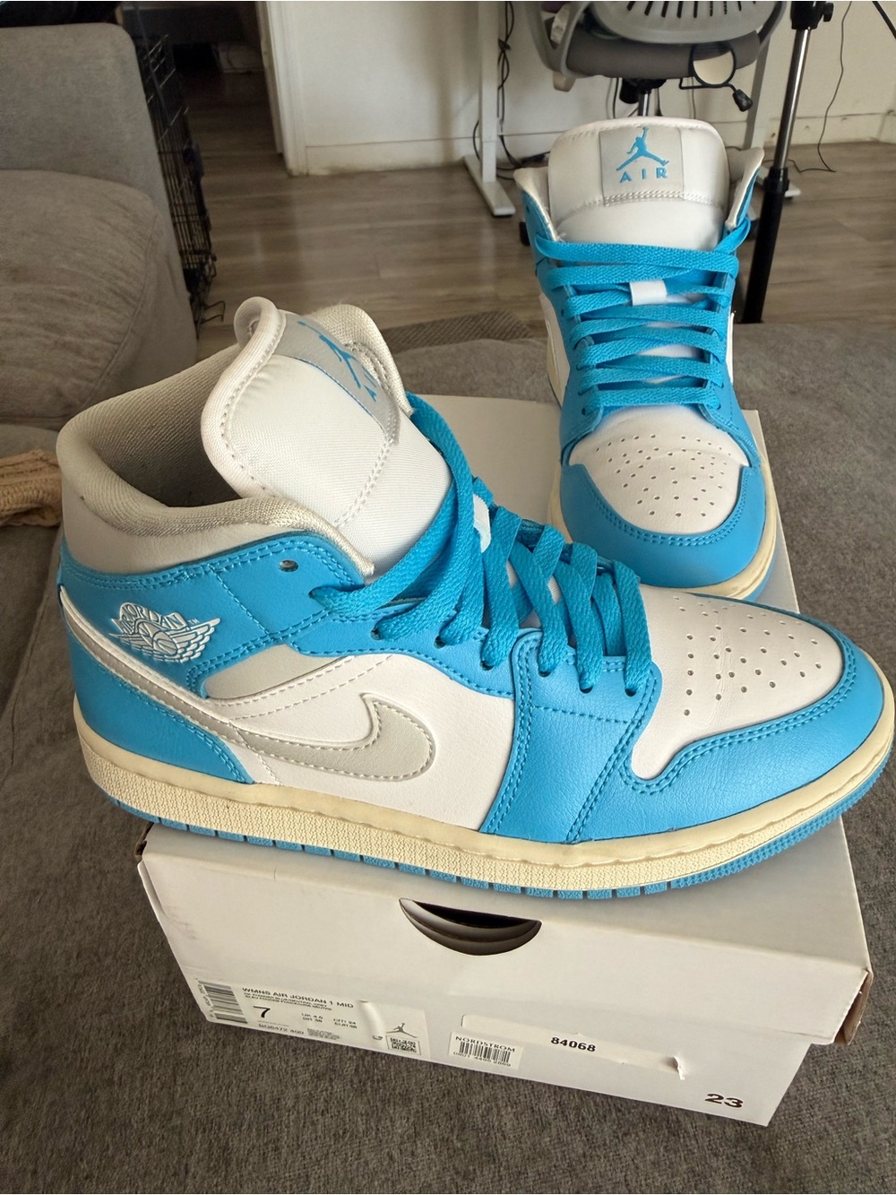 Nike Air Jordan 1 Mid White & powder  Blue Sneakers size 7